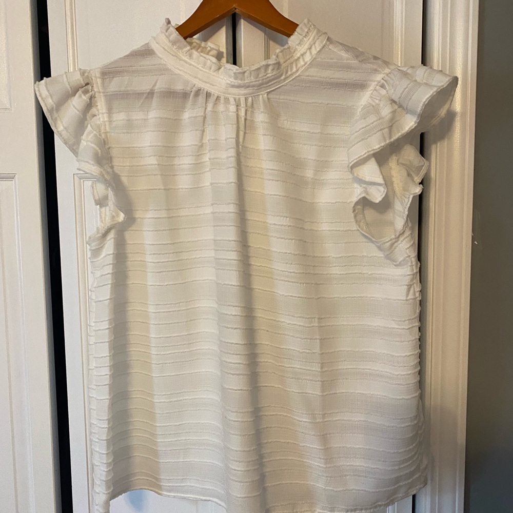 Voy Elegant White Ruffle Sleeve Top